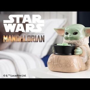 Scentsy Mandalorian “Baby Yoda” Warmer